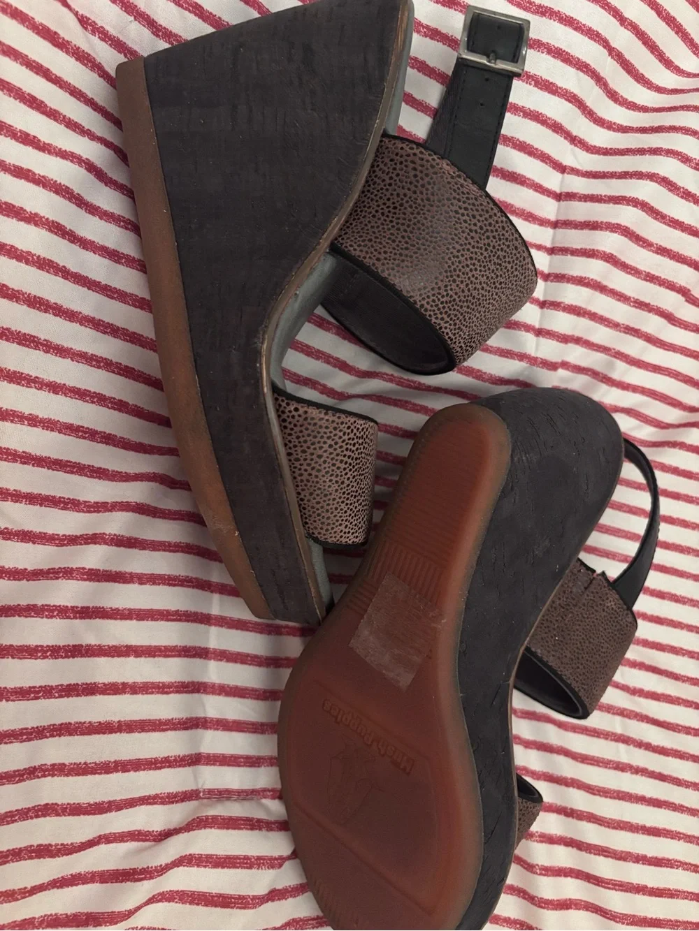 Hush Puppies Women's Textured Brown Leather Wedge Sandals